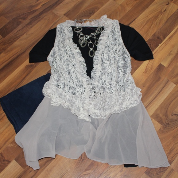 NWT Lace Vest - Picture 2 of 8